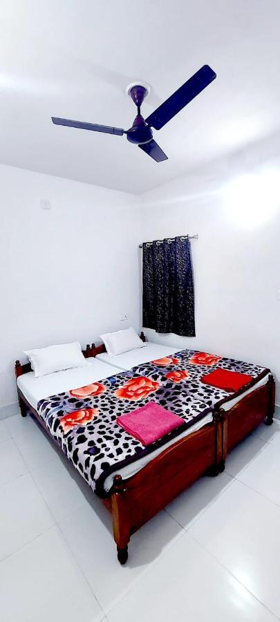 Nilam Guest House Bodh Gaya Exterior photo