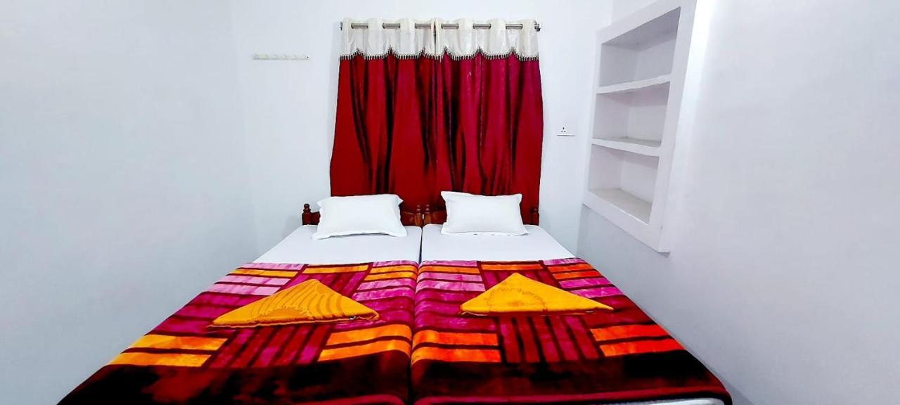 Nilam Guest House Bodh Gaya Exterior photo